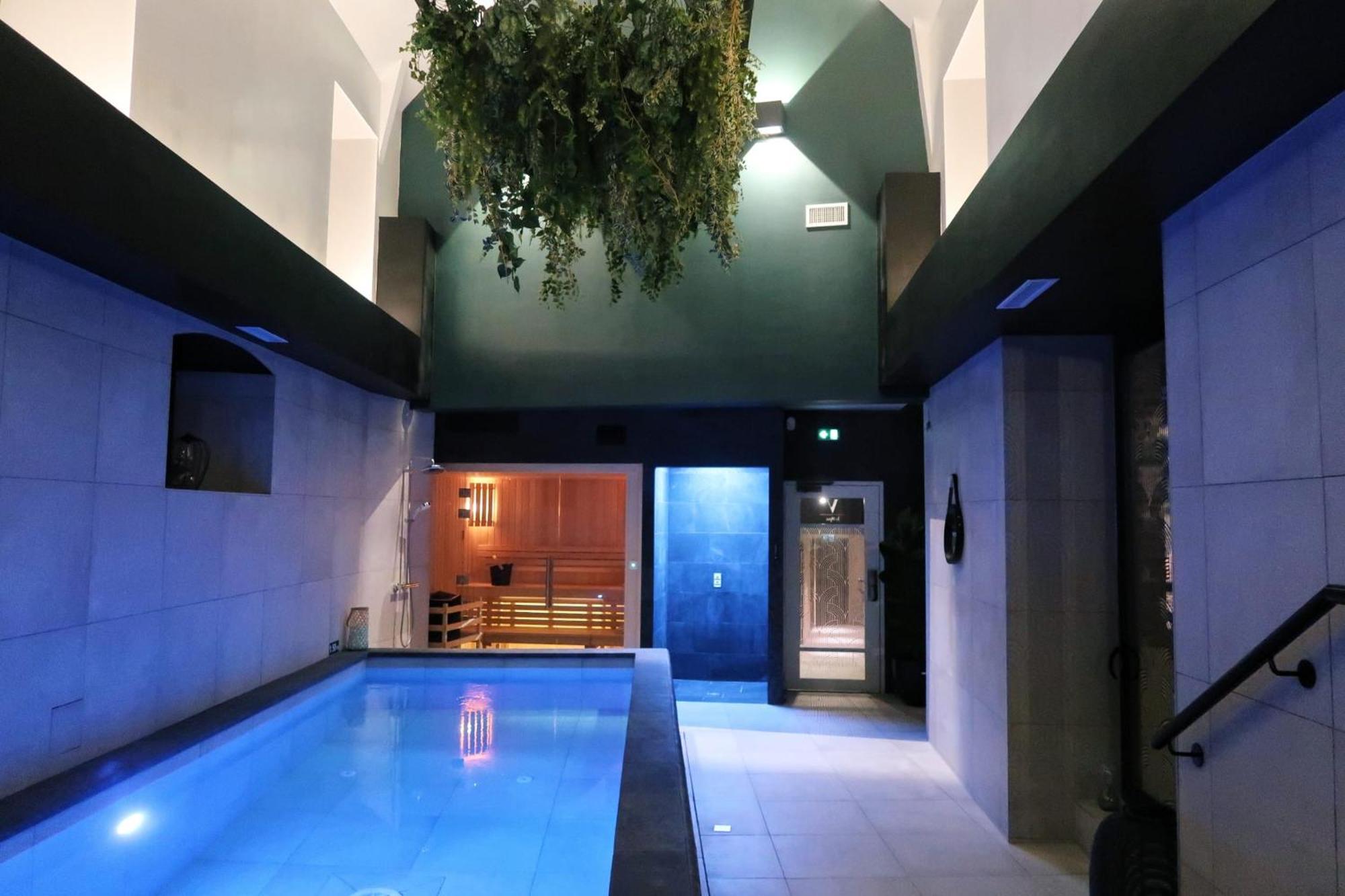 Brit Hotel Les Voyageurs Лудеак Экстерьер фото